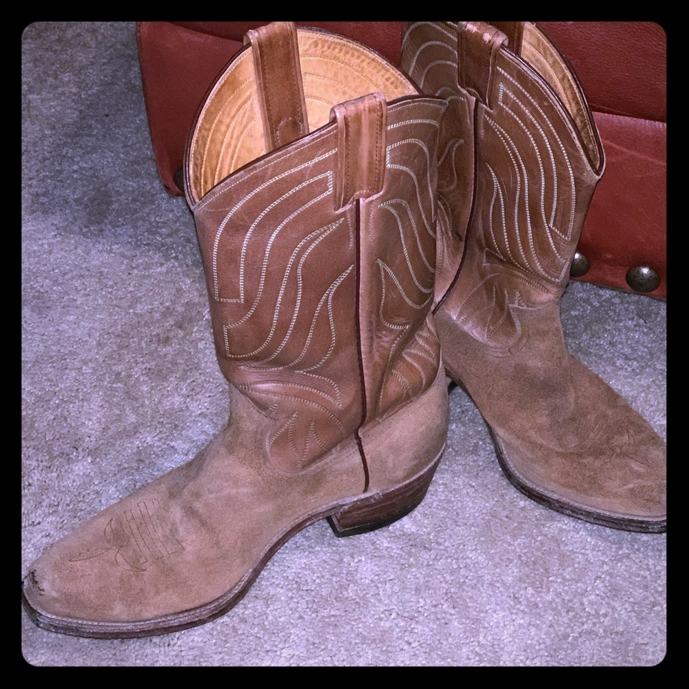 Justin boots suede. Sharp boot